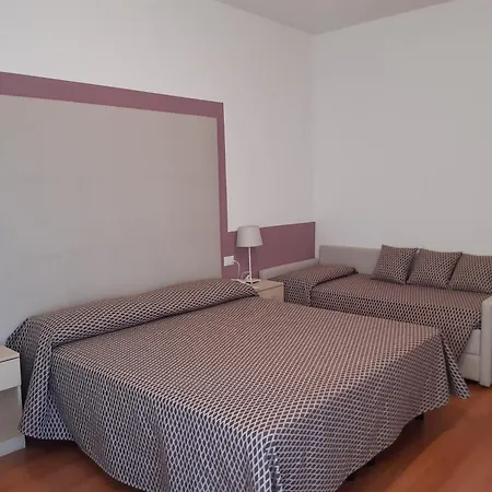 Telenia מלון 3*