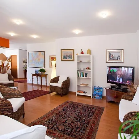 Telenia מלון לידו די ג'סולו